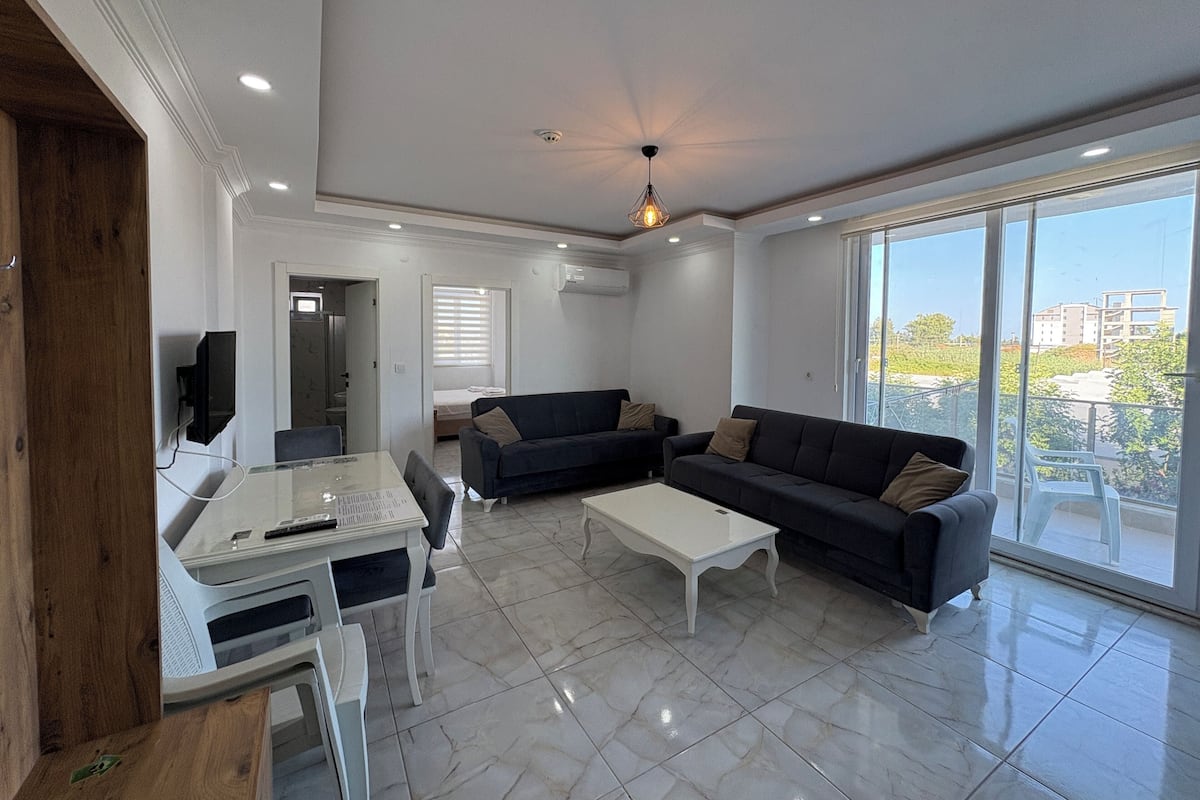 Apartment, 1 Bedroom | 1 bedroom, premium bedding, desk, laptop workspace