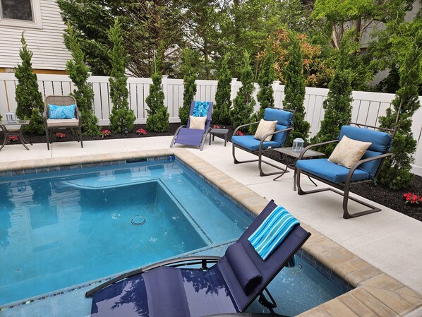 Outdoor pool, a heated pool