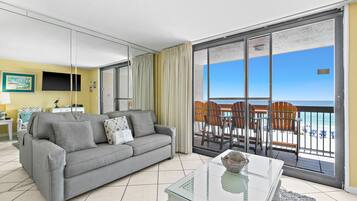 TV, lettore DVD, impianto stereo