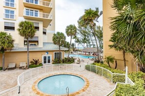 A heated pool - Wyndham Royal Vista - 2 Bedroom Condo (Pompano Beach)