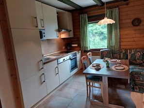 Kühlschrank, Mikrowelle, Ofen, Geschirrspüler