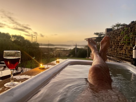 Outdoor spa tub. The Gazebo at Ribbonwood Farm