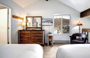 1 bedroom, iron/ironing board, Internet, bed sheets