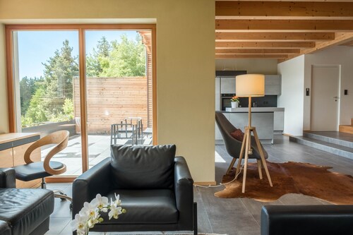 Holiday House "Haus Lichtenstern" with Wi-Fi, Balcony and Mountain View