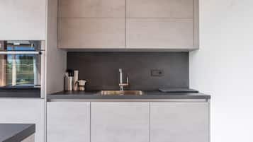 Refrigerador, horno, placa de cocina, lavavajillas