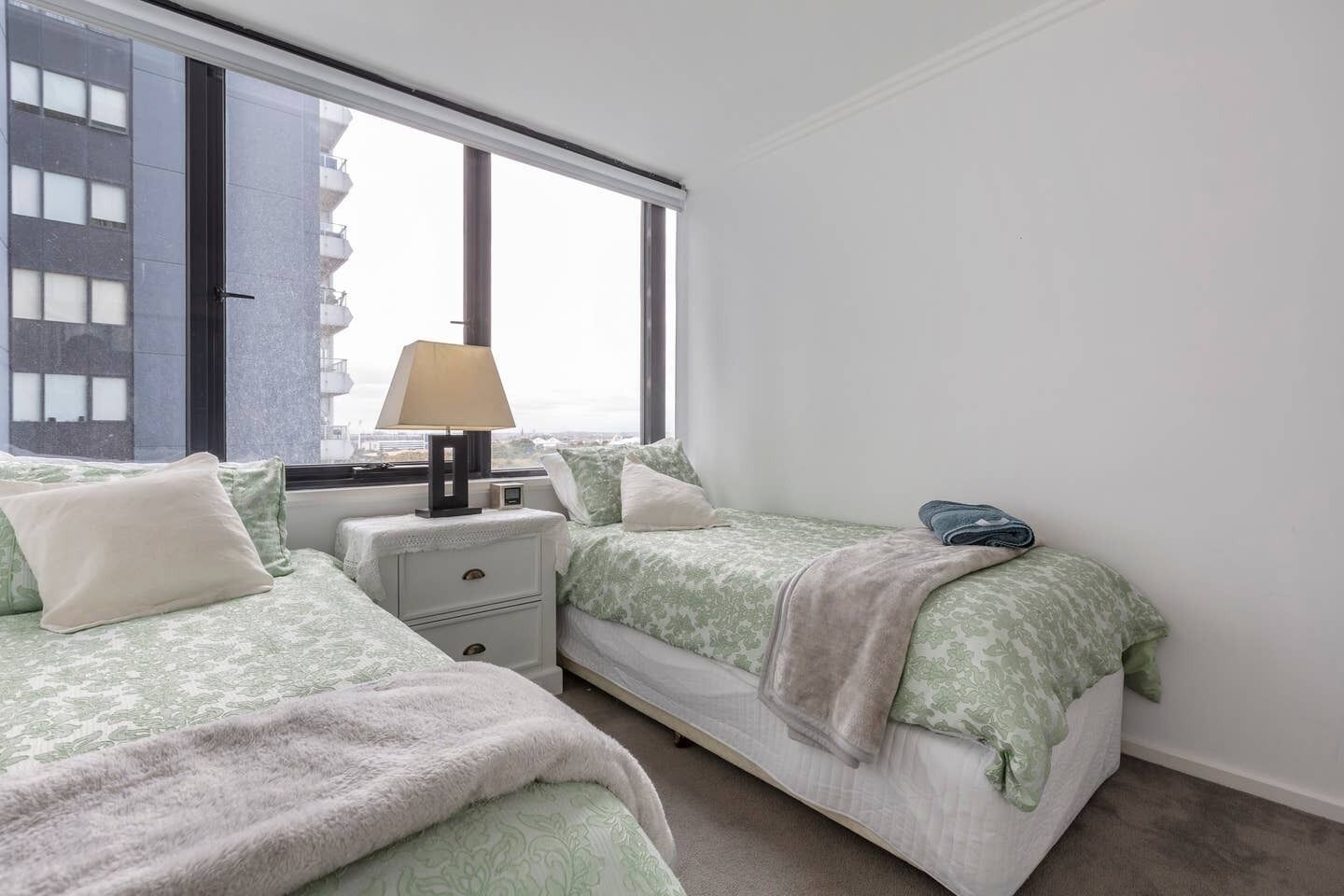 Melbourne and Southbank Gem with 3 bedrooms — image 20