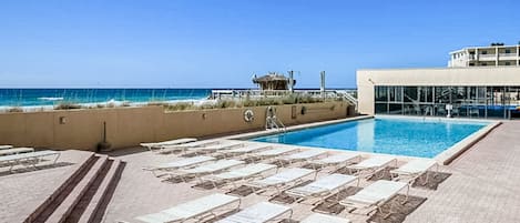 Piscine intérieure, piscine chauffée