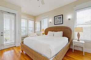 3 bedrooms, iron/ironing board, Internet, bed sheets