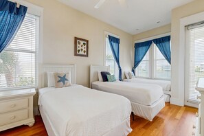 3 bedrooms, iron/ironing board, Internet, bed sheets