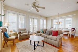 TV, fireplace, DVD player