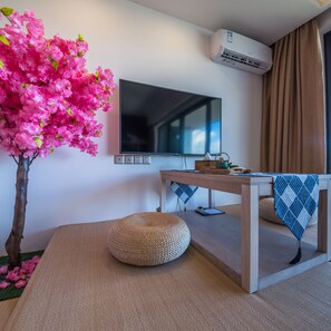 Rom – deluxe, sjøutsikt | Skrivebord og wi-fi (inkludert)