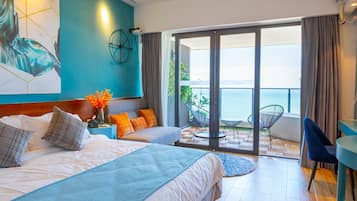 Deluxe Double Room, Bathtub, Sea View | Desk, free WiFi