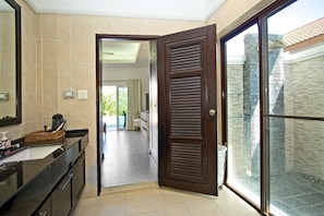 Interior - Busaba Villa 11 - 4 Bedroom - Pool (Tambon Nong Kae)