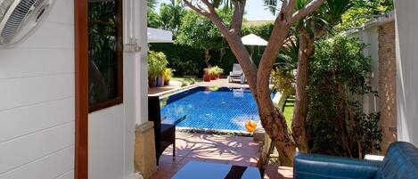 حمّام سباحة خارجي