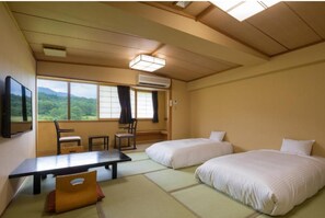 1 bedroom, desk, free WiFi, bed sheets