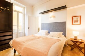 2 chambres, fer et planche à repasser, Wi-Fi gratuit, draps fournis