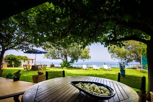 Beachfront Paradise Retreat