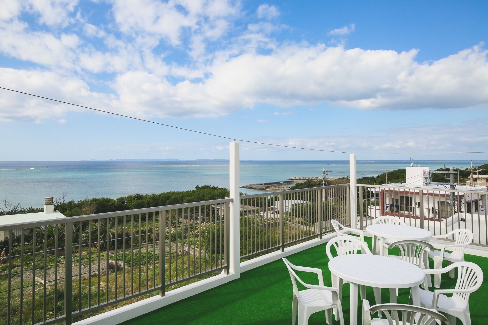 屋外ダイニングエリア