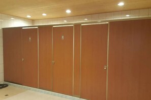 Casa básica, 5 habitaciones | Baño compartido