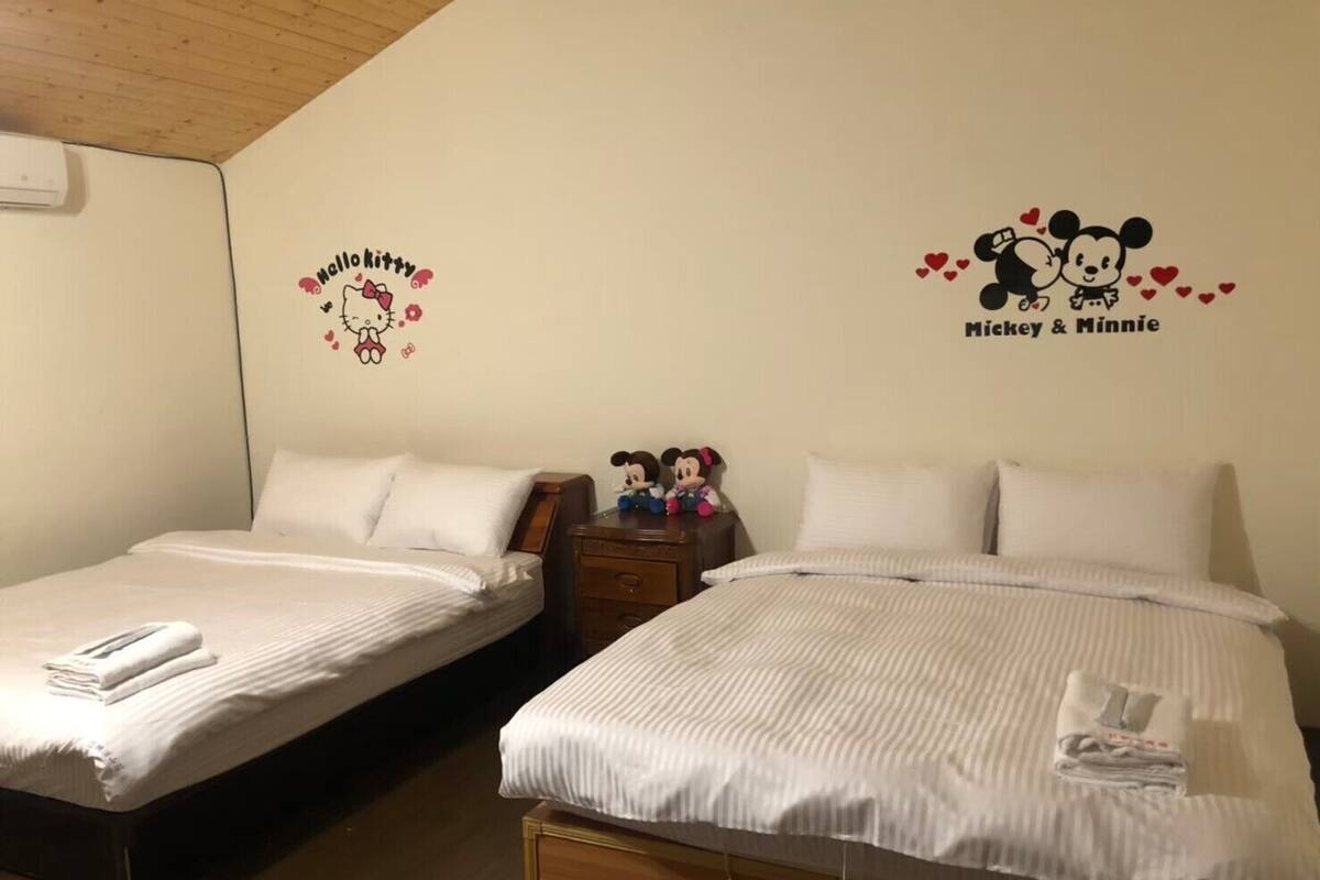 Casa básica, 5 habitaciones | Muebles diferentes, escritorio, cortinas blackout y wifi gratis