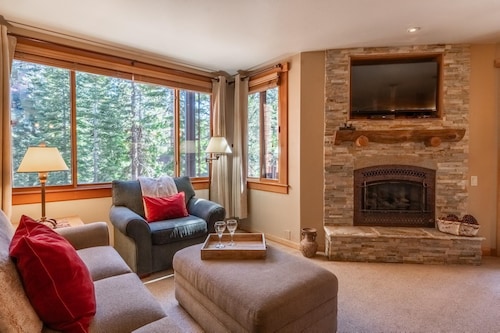 Ski-In/Ski-Out Condo near Rec Center