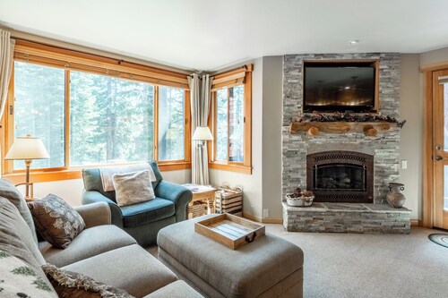 Ski-In/Ski-Out Condo near Rec Center