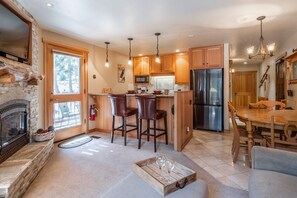 Interior - Book for the Holidays! Cozy Condo near Village of Northstar! Close to Chairlift! (Truckee)