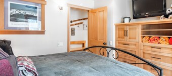 Ski-In/Ski-Out Condo | Near Rec Center