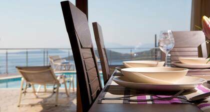 Luxury 6 bedroom villa with stunning view of Ionian sea in Mikros Gialos