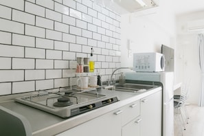 雪櫃、微波爐、爐具、廚房用具/餐具/器皿