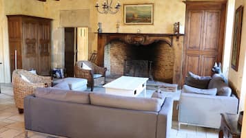 Tv, pejs, bordfodbold