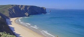 Lovely 3 makuuhuoneen mökki, jossa iso puutarha kauniilla länsirannikolla