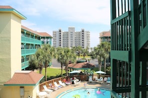 Condo, 2 Bedrooms | Property grounds