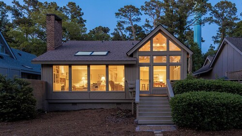 Beautiful Pet-Friendly House with Fairway Views! 5 Mins from Harbour Town!