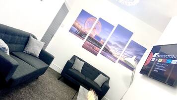 Luxury House, Hot Tub | Lounge