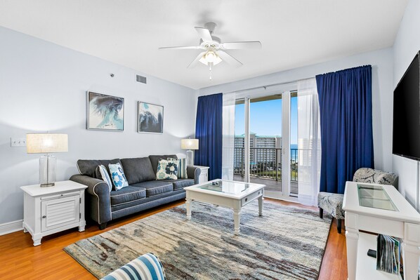 Televisión, reproductor de DVD y videoteca 