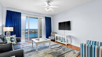 Fernseher, DVD-Player, Videothek