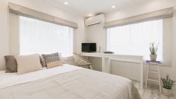 3 bedrooms, desk, iron/ironing board, free WiFi