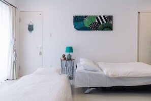 3 bedrooms, desk, iron/ironing board, free WiFi