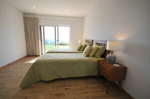 4 bedrooms, iron/ironing board, travel cot, free WiFi