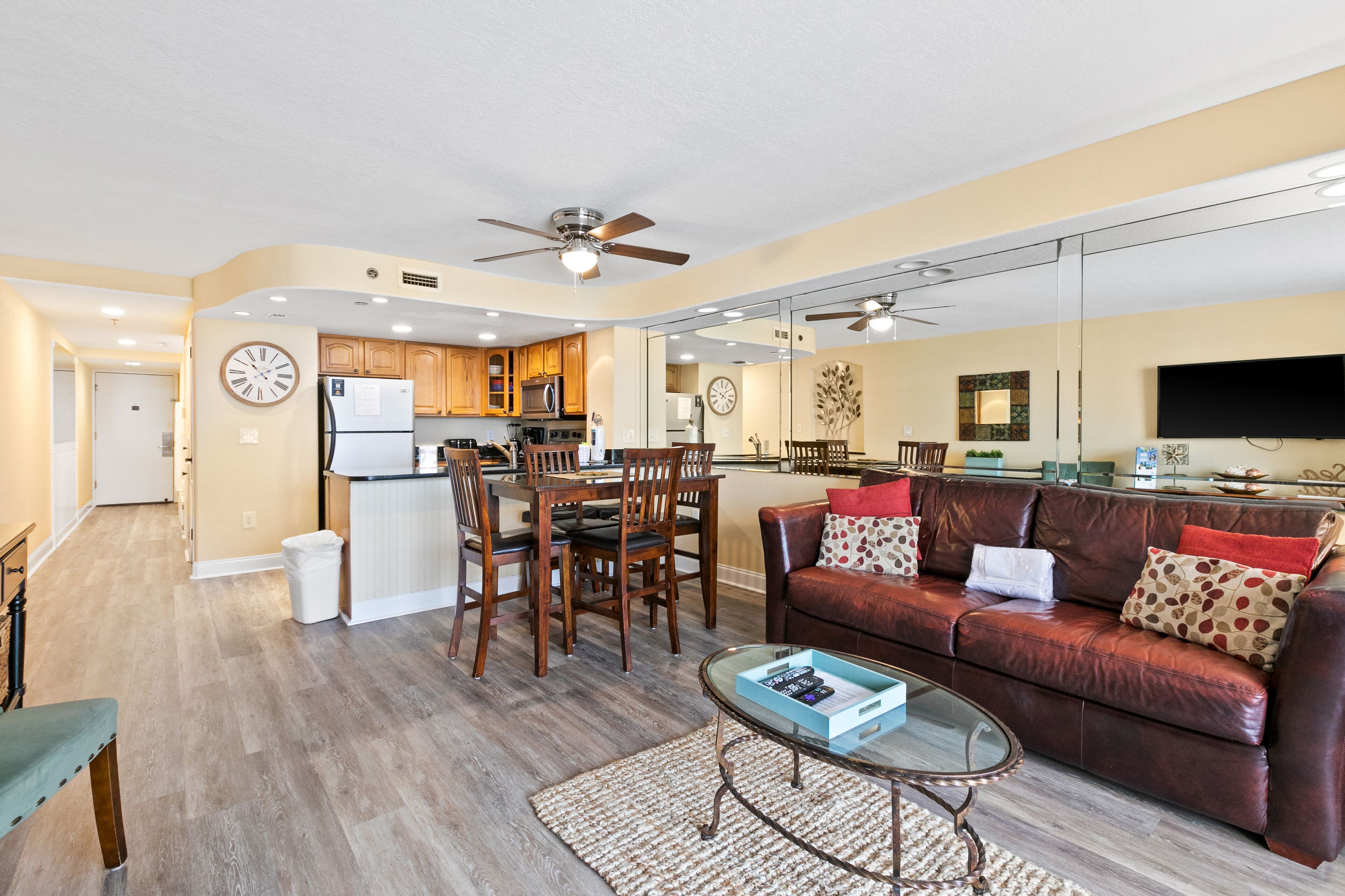 Gulf-Front Condo w/ Free WiFi & Shared Pools/Hot Tub/Sauna - Snowbird Friendly
