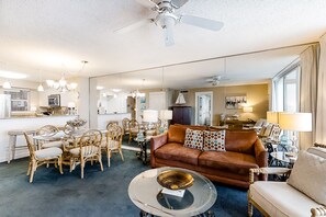 TV, DVD player, videoteca