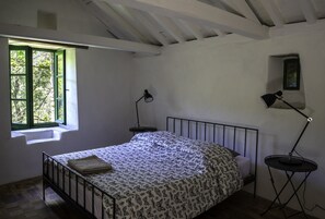 4 habitaciones, cuna de viaje, internet y ropa de cama 