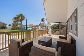 Terrace/patio - Charming A-Frame Home with Heated Pool & Hot Tub - Near Beach! (South Padre Island)