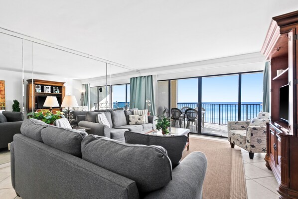 Televisio, DVD-soitin, videokirjasto