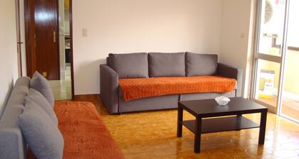 2bed 15min Lisbon W/wifi, ac, Parking