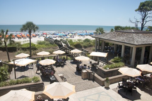 SeaPines, Beautifully updated, Walk to beach, Two free bikes, Pet friendly