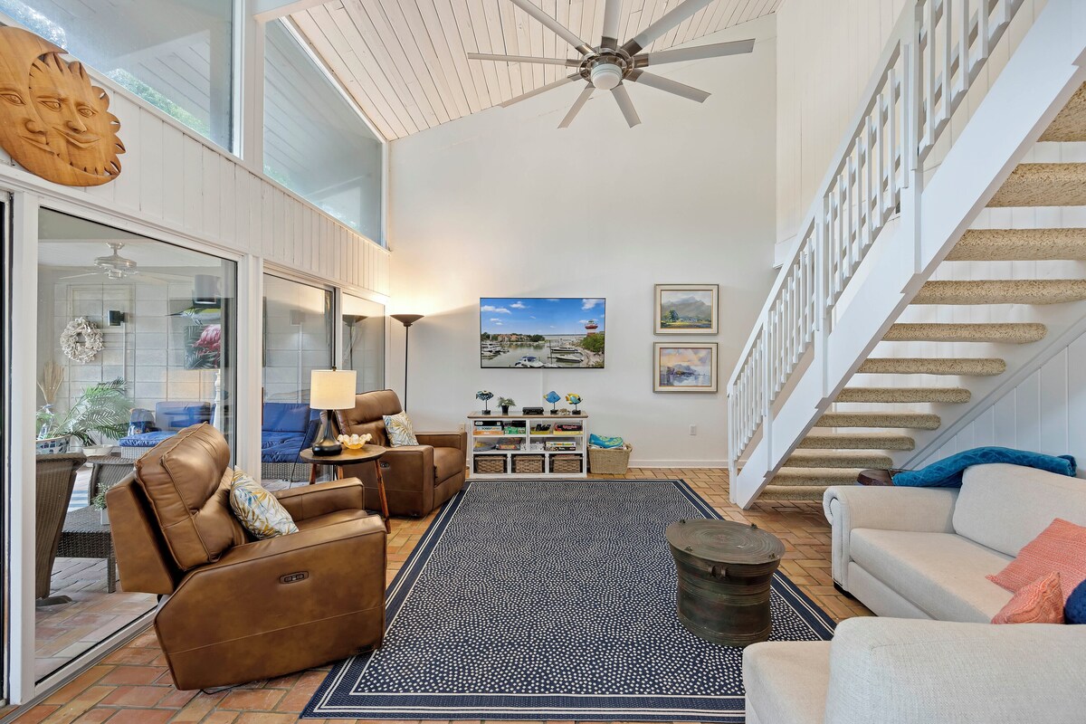 SeaPines, Beautifully updated, Walk to beach, Two free bikes, Pet friendly