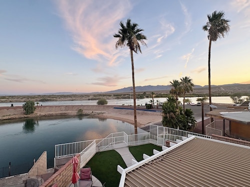 RIVERFRONT RUBY RED HOME & SPA & PRIVATE DOCK & INLET FUN!