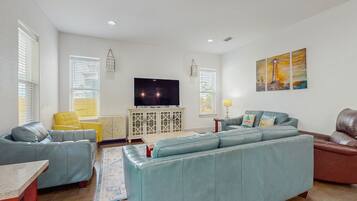 Télévision, lecteur de DVD, vidéothèque